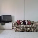Single Bedroom In A Shared Apartment Girls Only Hosting Family