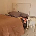 Single Bedroom In A Shared Apartment Girls Only Hosting Family