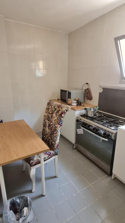 Apartamento Single Bedroom In A Shared Girls Only Hosting Family *